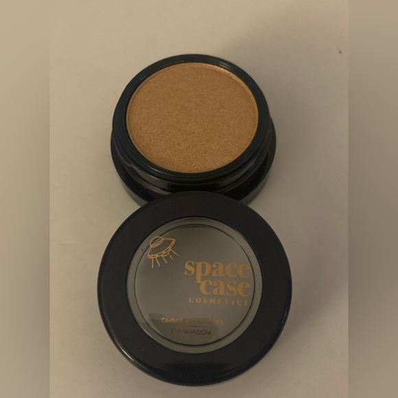 Space case cosmetic eyeshadow- Gold base - Picture 2 of 5